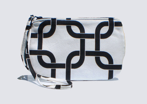Chain Link Small Wristlet
