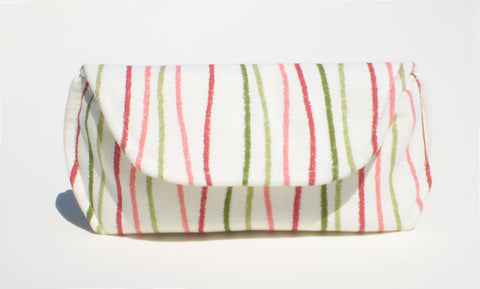 Streamers Reading Glasses Case in Berry